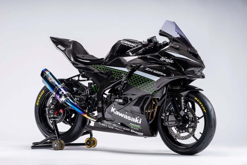 Nova Kawasaki Ninja ZX-25R surge em fibra de carbono